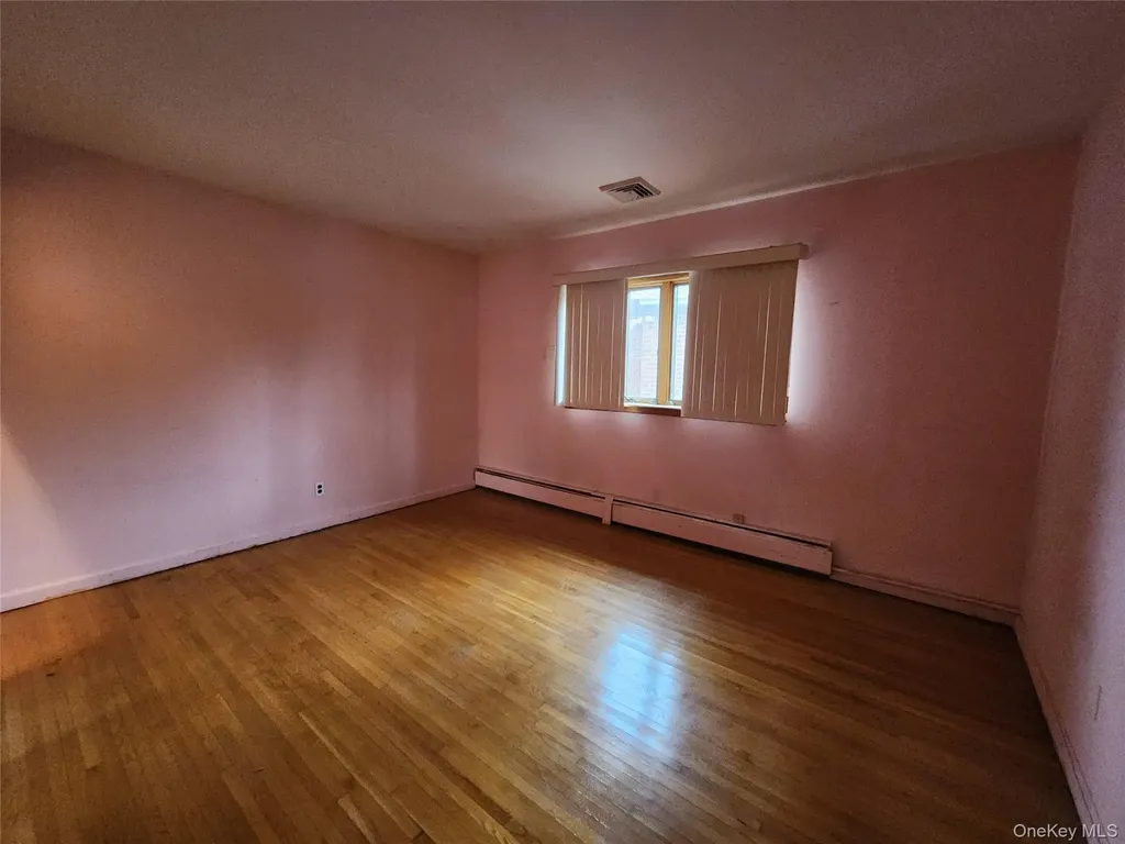 3237 Rawlins Avenue Bronx NY 10465