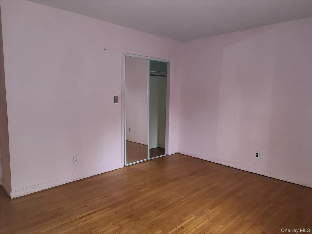 3237 Rawlins Avenue Bronx NY 10465