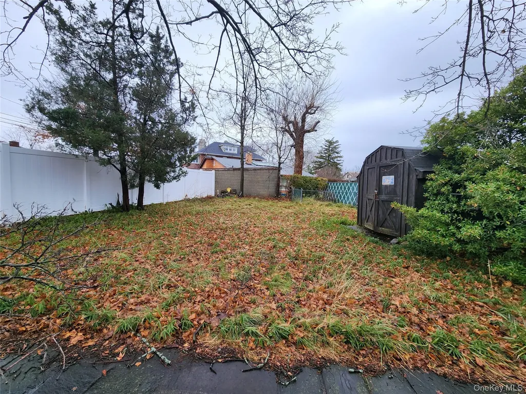 3237 Rawlins Avenue Bronx NY 10465