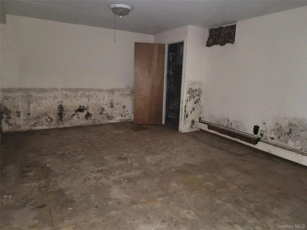 3237 Rawlins Avenue Bronx NY 10465