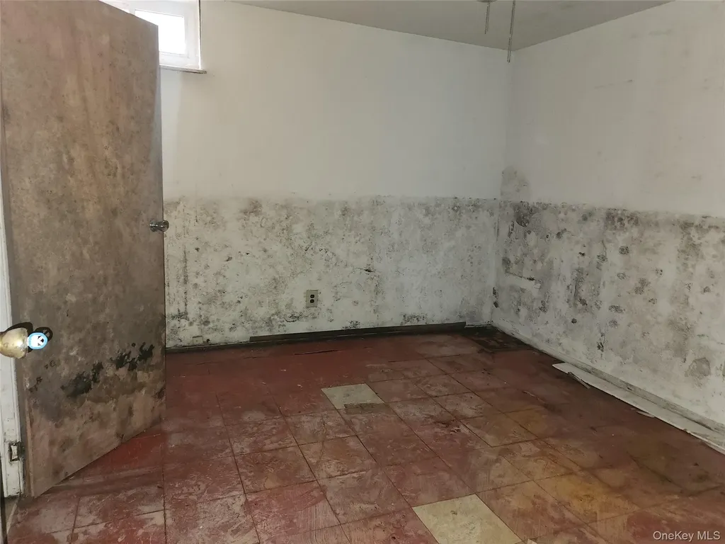 3237 Rawlins Avenue Bronx NY 10465