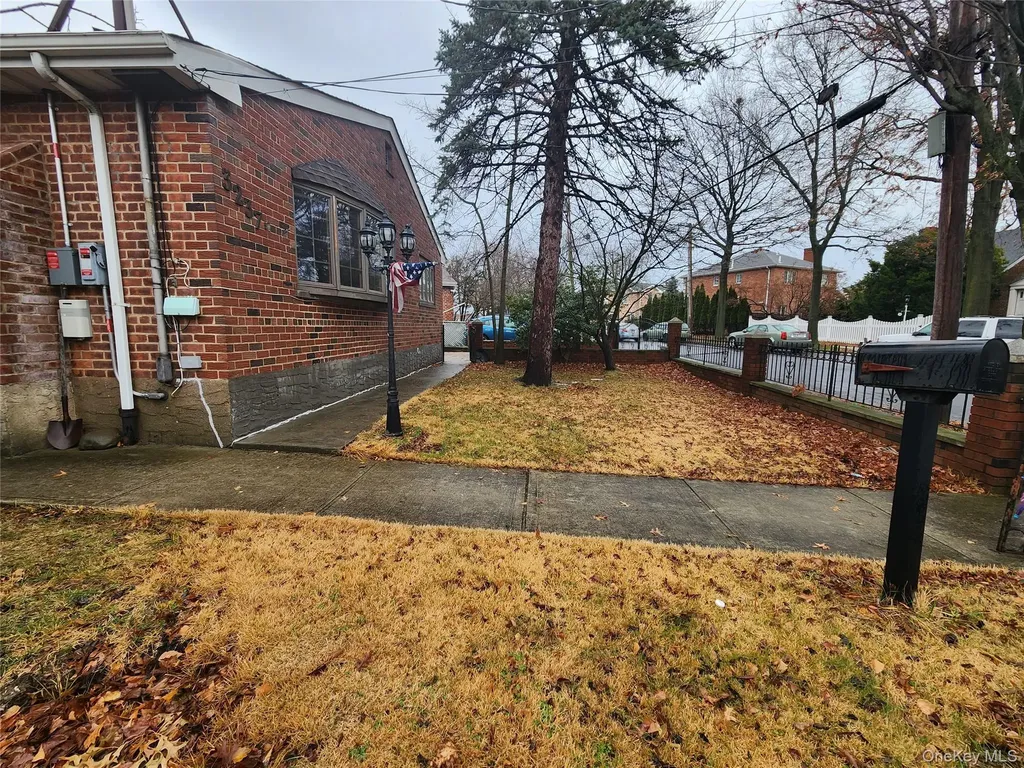 3237 Rawlins Avenue Bronx NY 10465