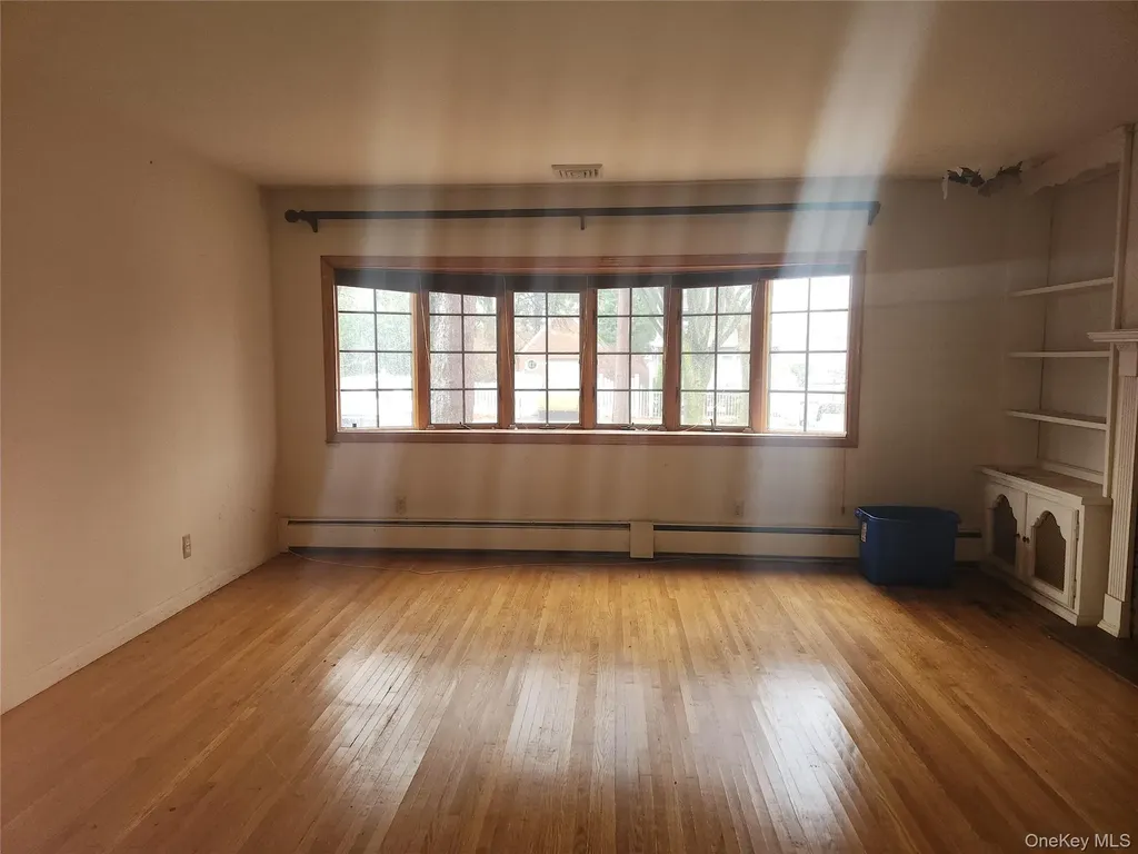 3237 Rawlins Avenue Bronx NY 10465
