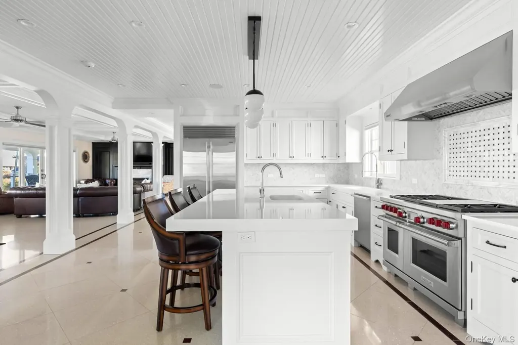 17 Ludlow Lane Hampton Bays NY 11946