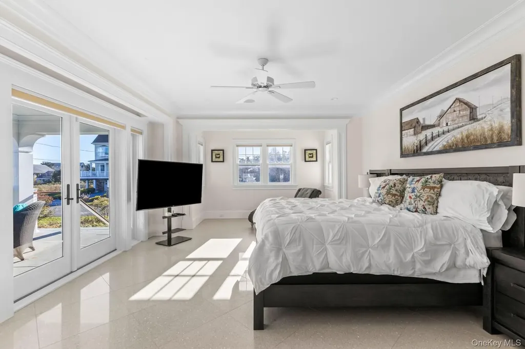 17 Ludlow Lane Hampton Bays NY 11946