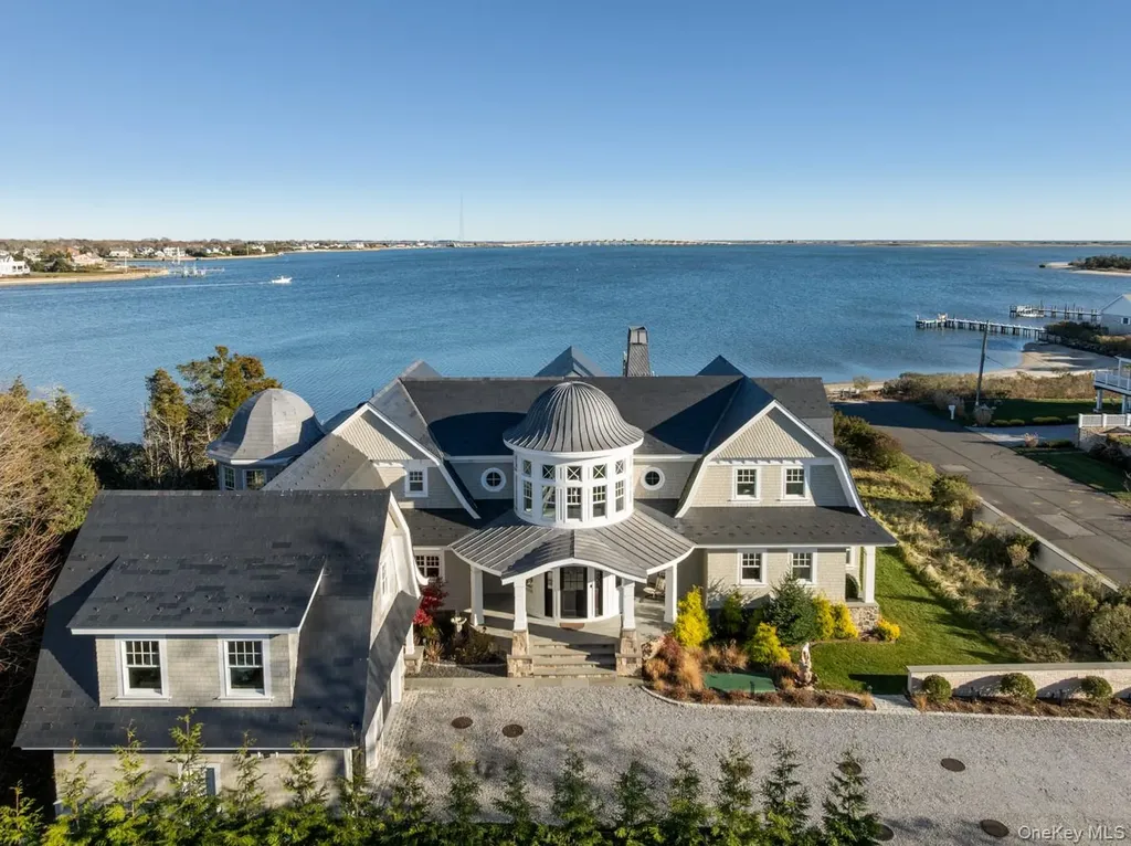 17 Ludlow Lane Hampton Bays NY 11946