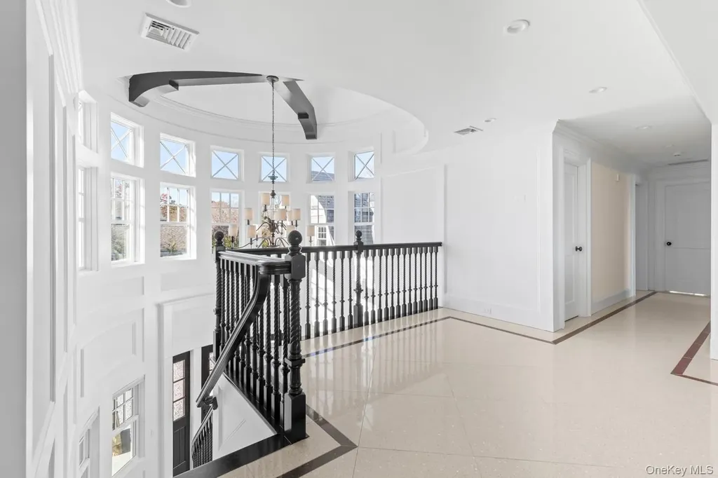 17 Ludlow Lane Hampton Bays NY 11946
