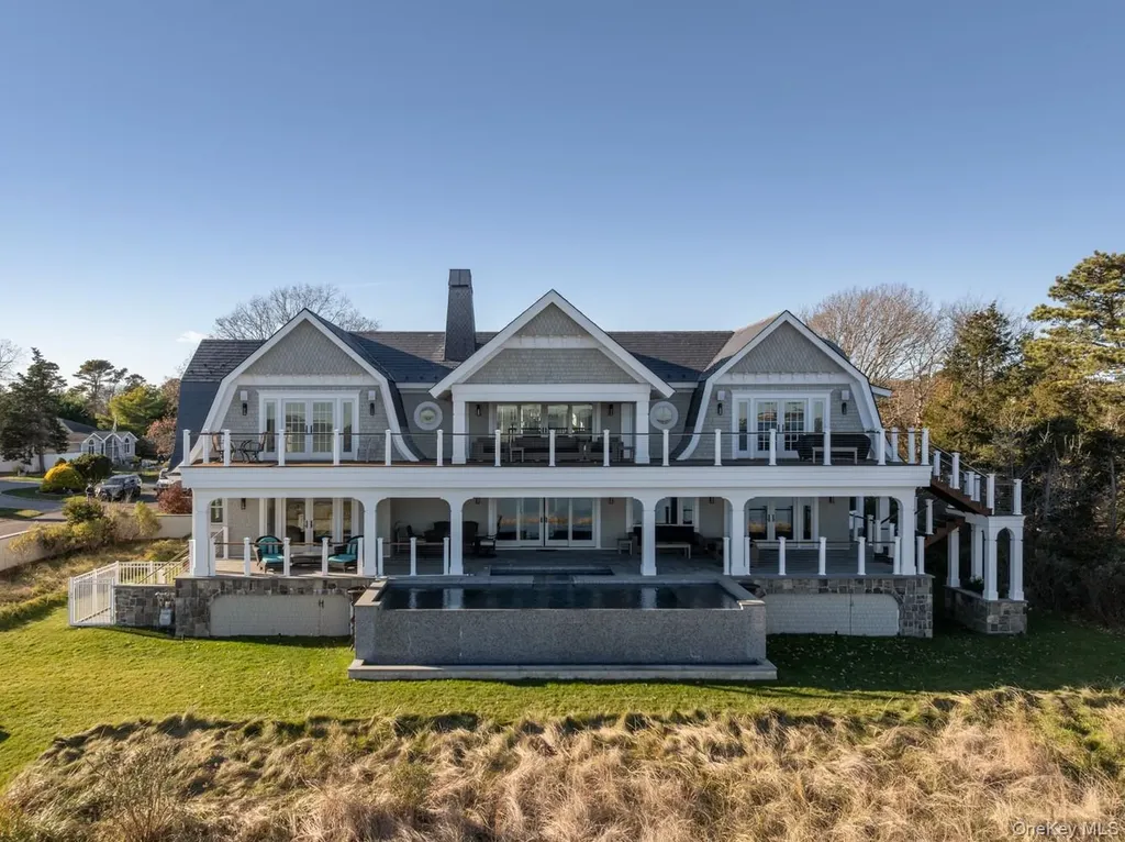 17 Ludlow Lane Hampton Bays NY 11946