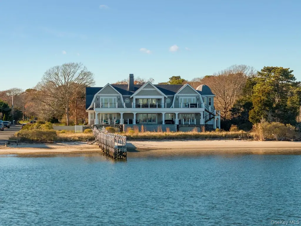17 Ludlow Lane Hampton Bays NY 11946