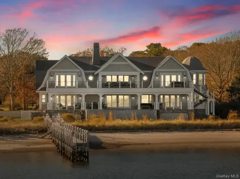 17 Ludlow Lane Hampton Bays NY 11946