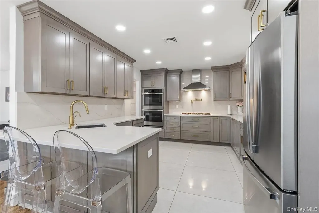 219 Pearsall Place Woodmere NY 11598