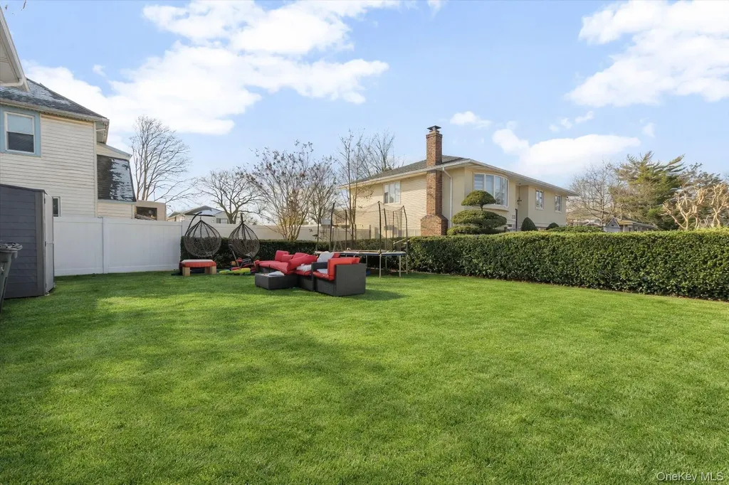 219 Pearsall Place Woodmere NY 11598