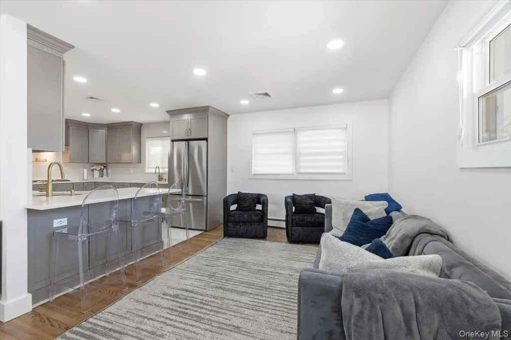 219 Pearsall Place Woodmere NY 11598