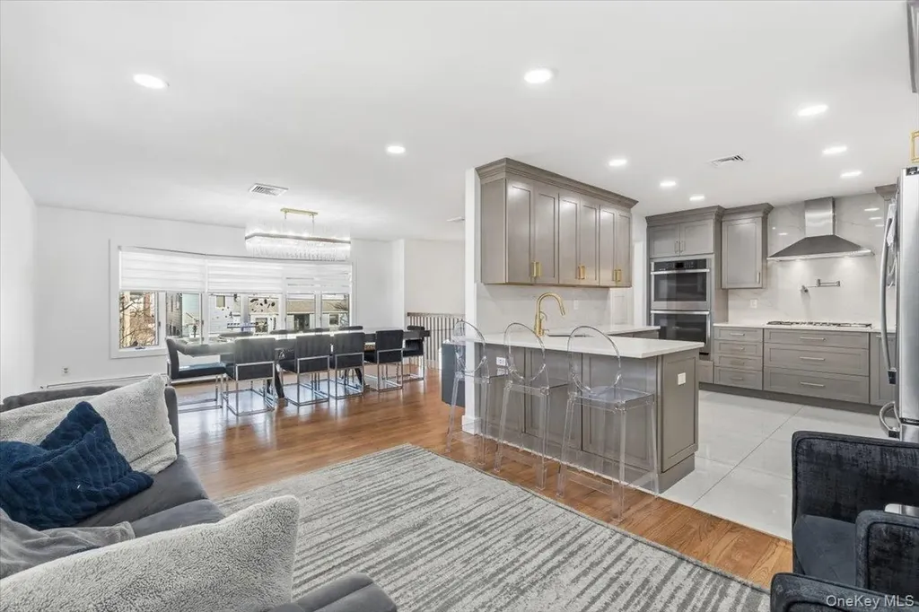 219 Pearsall Place Woodmere NY 11598