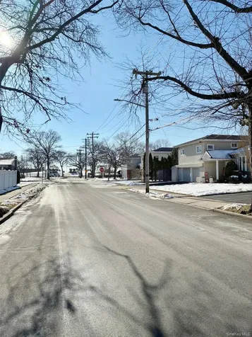 3186 Grand Avenue Baldwin Harbor NY 11510