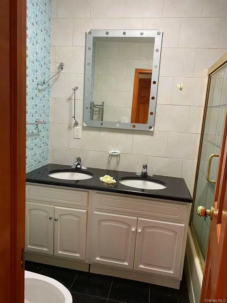 14244 56th Road Flushing NY 11355