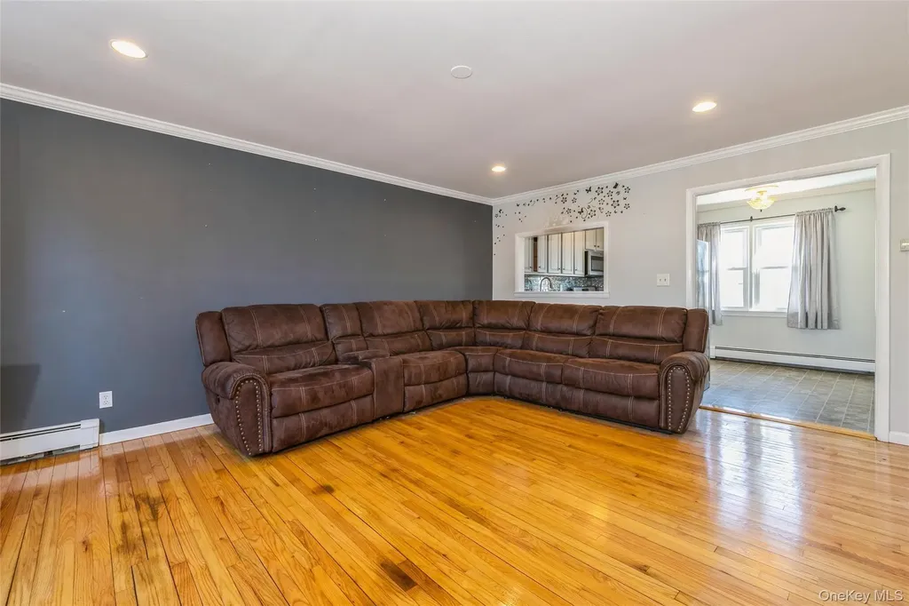 92 Cardinal Lane Islip NY 11751