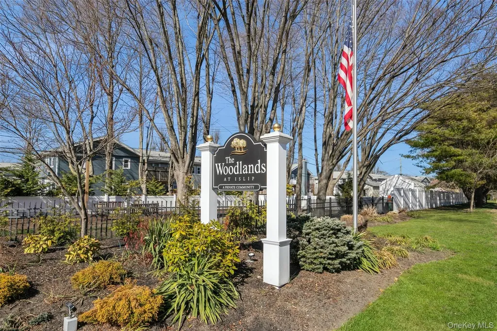 92 Cardinal Lane Islip NY 11751