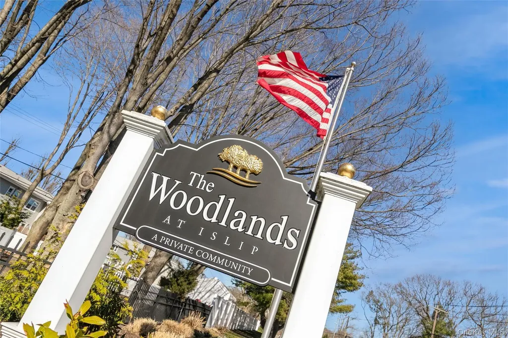 92 Cardinal Lane Islip NY 11751