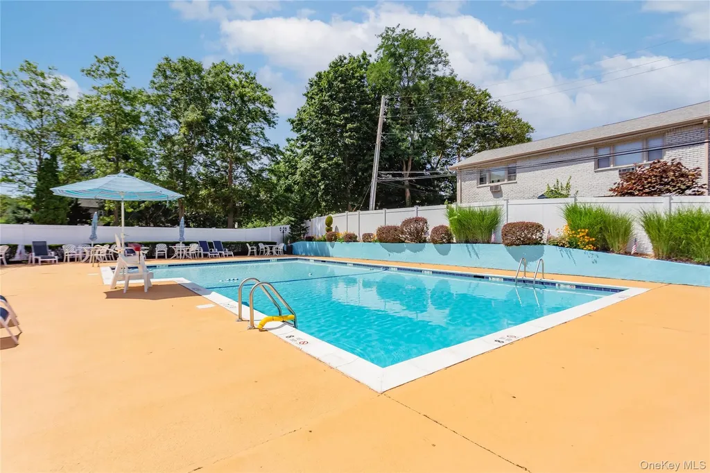 92 Cardinal Lane Islip NY 11751