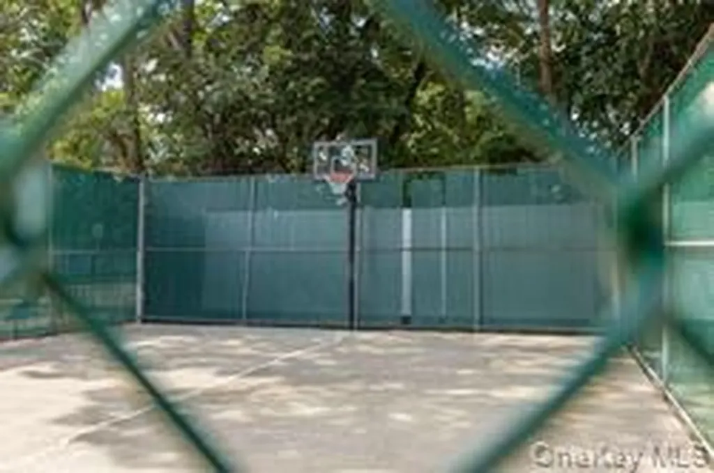 92 Cardinal Lane Islip NY 11751