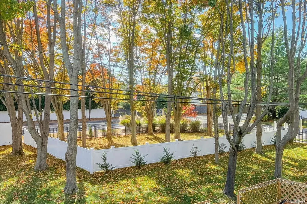 92 Cardinal Lane Islip NY 11751
