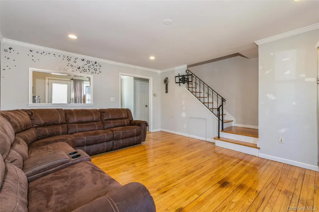 92 Cardinal Lane Islip NY 11751