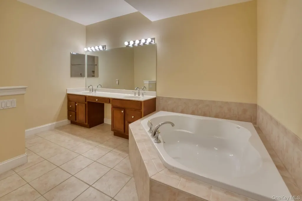 236 Encore Boulevard Eastport NY 11941