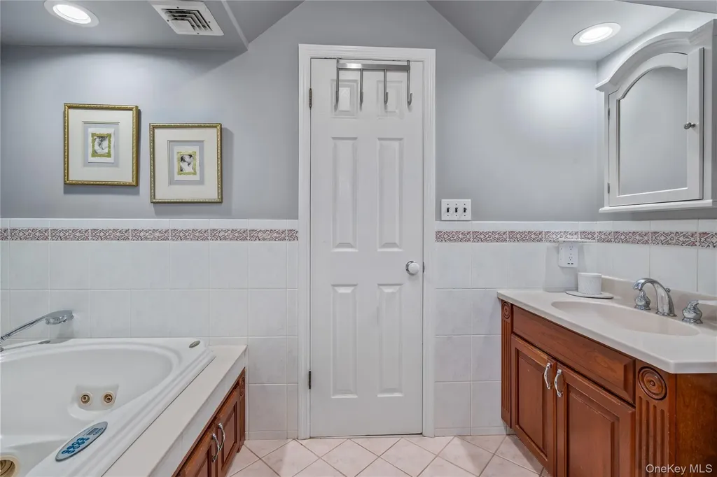 65 Birchbrook Drive Smithtown NY 11787