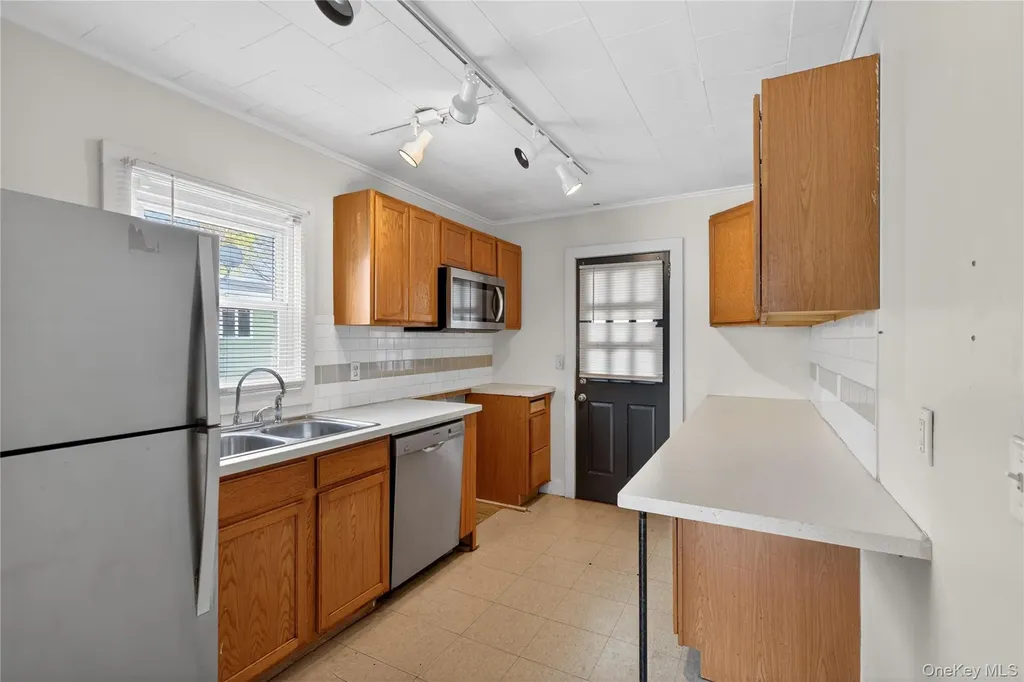 81 Pine Grove Avenue Kingston NY 12401