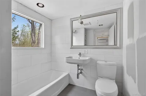 1810 Sawkill Park Road Kingston NY 12401