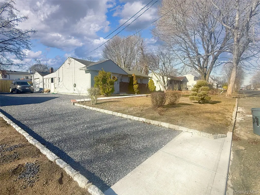 2804 Eagle Avenue Medford NY 11763