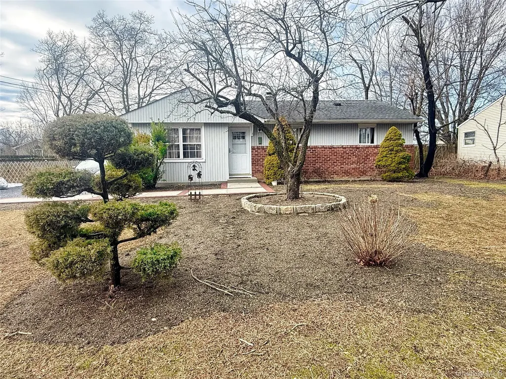 2804 Eagle Avenue Medford NY 11763
