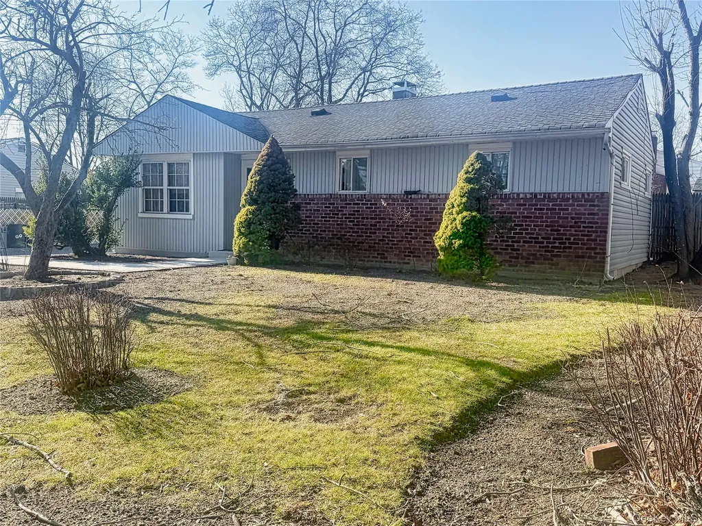2804 Eagle Avenue Medford NY 11763