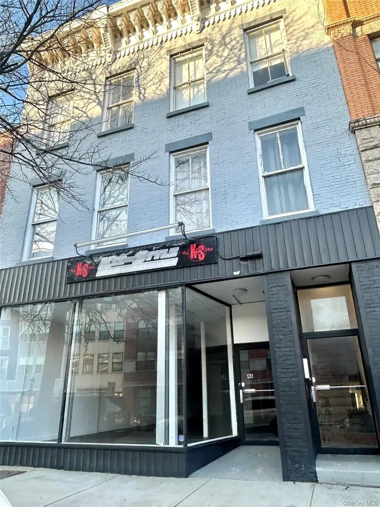 48 West Main Street Riverhead NY 11901