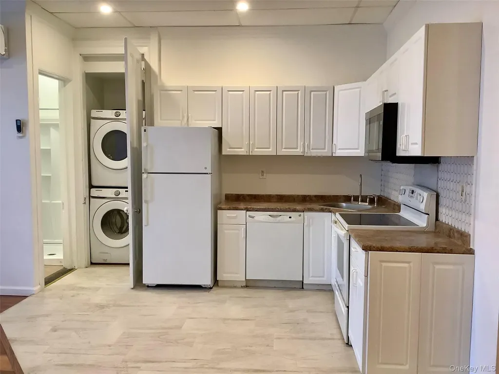 48 West Main Street Riverhead NY 11901