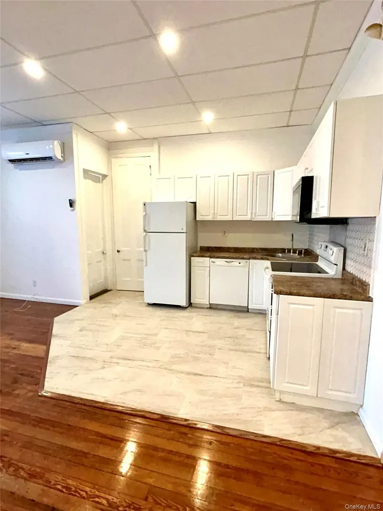 48 West Main Street Riverhead NY 11901