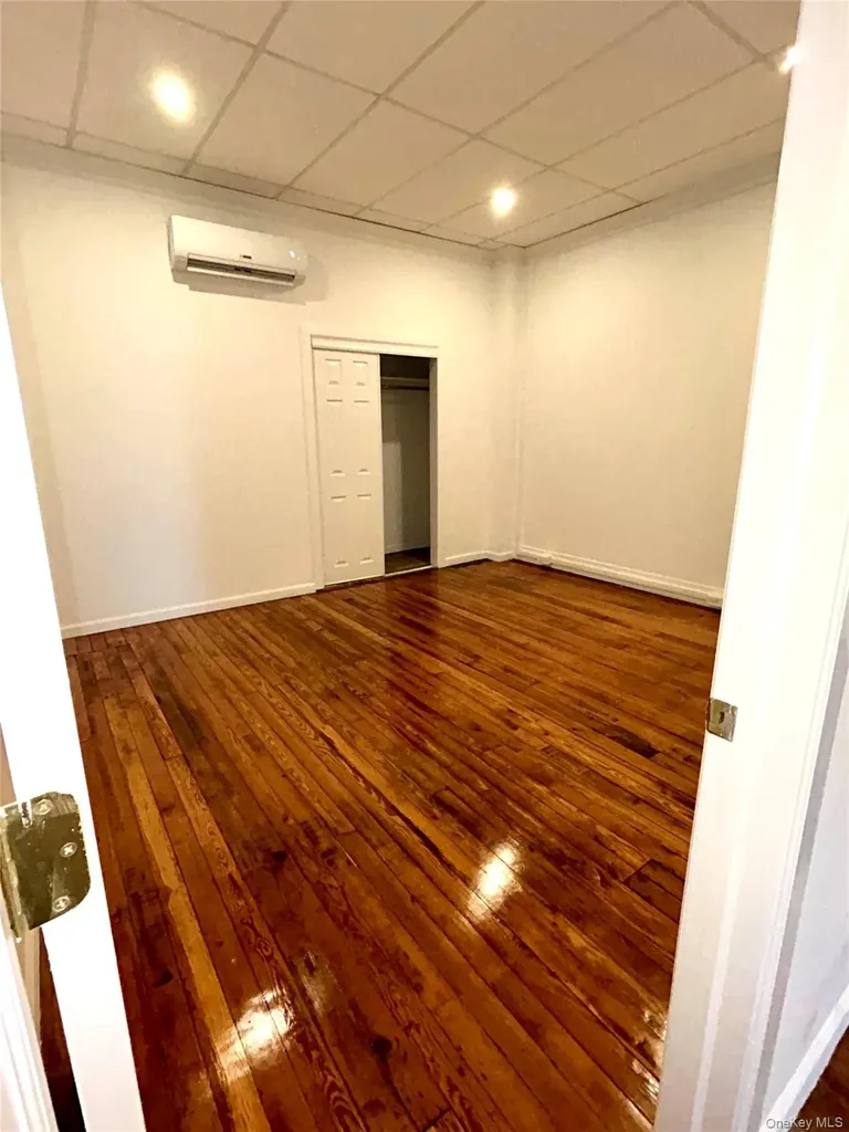 48 West Main Street Riverhead NY 11901