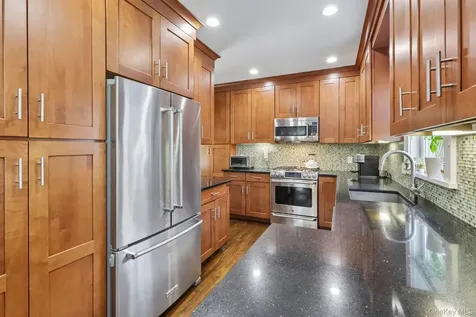 148 Chelsea Street Hawthorne NY 10532