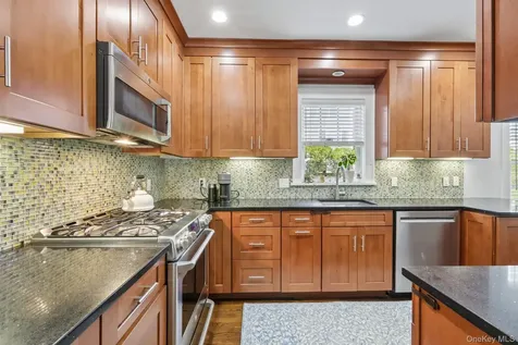 148 Chelsea Street Hawthorne NY 10532