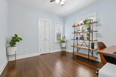 148 Chelsea Street Hawthorne NY 10532