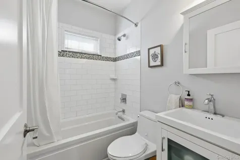 148 Chelsea Street Hawthorne NY 10532