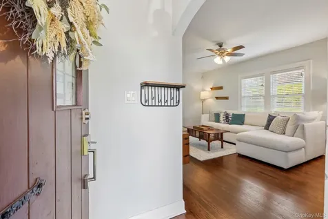 148 Chelsea Street Hawthorne NY 10532