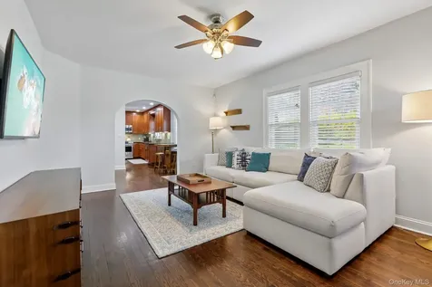 148 Chelsea Street Hawthorne NY 10532