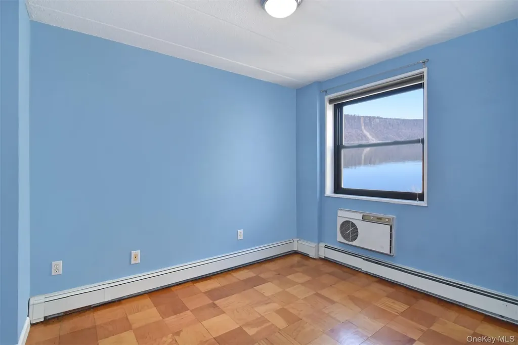 1085 Warburton Yonkers NY 10701