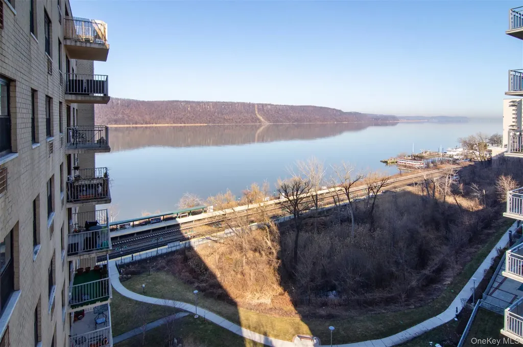 1085 Warburton Yonkers NY 10701