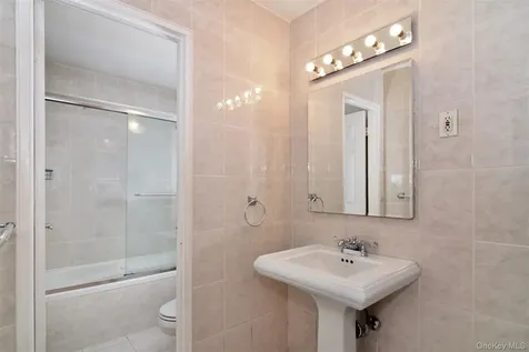 1085 Warburton Yonkers NY 10701