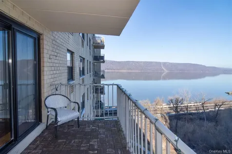 1085 Warburton Yonkers NY 10701