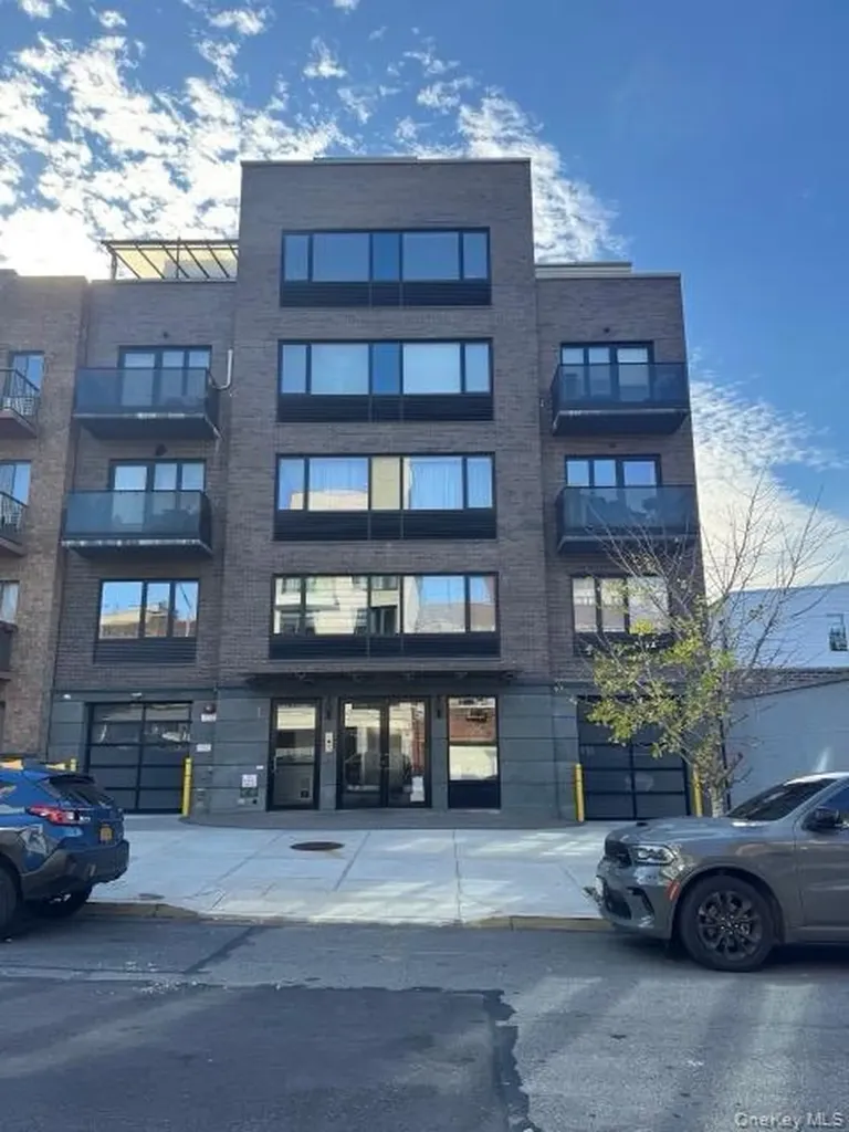 31-10 28th Road Astoria NY 11102