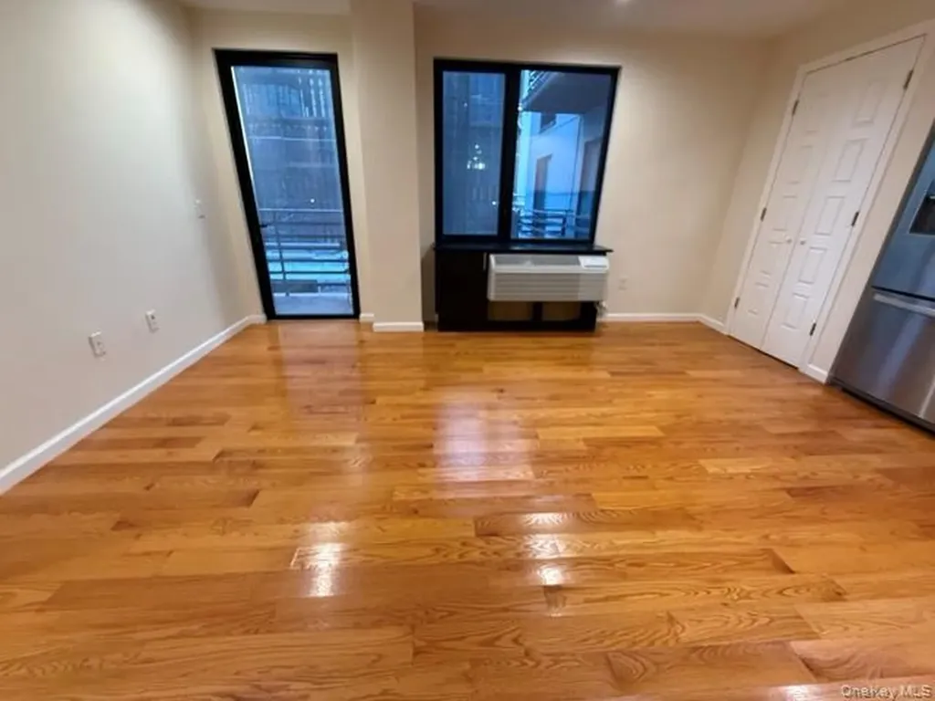 31-10 28th Road Astoria NY 11102